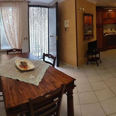 Hillary House-3
